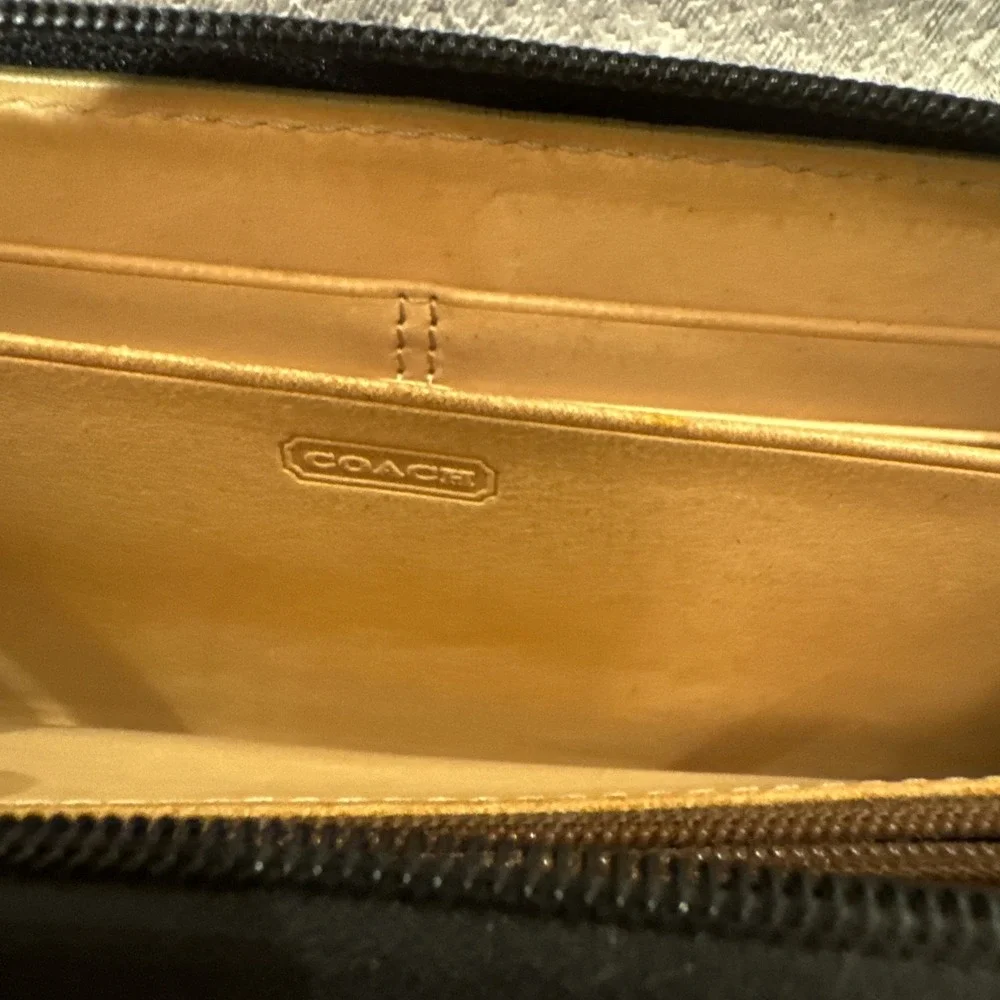 Coach Leather Wallet Black with C Logo Zip Around Multi Pocket In Black - Picture 10 of 11